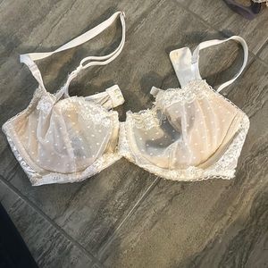 unlined victoria’s secret lace bra